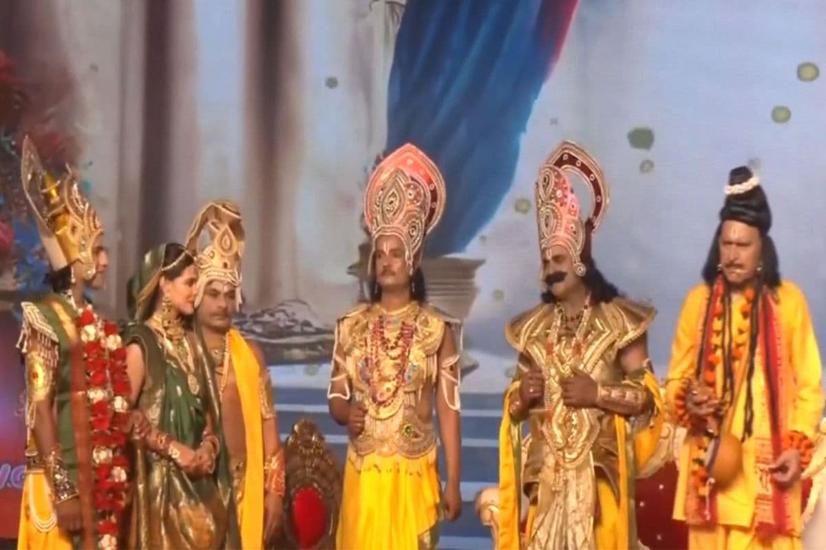 अयोध्या में 120 फीट मंच पर थ्रीडी तकनीक से शुरू हुई भव्य रामलीला, पहली बार होगा 240 फीट ऊंचे रावण का दहन