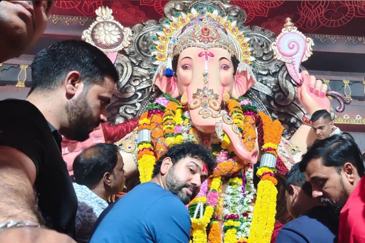 गणपति का आशीर्वाद लेने पहुंचे रोहित शर्मा, तो पीछे से लगने लगे नारे, तूफान की तरह वायरल हुआ वीडियो