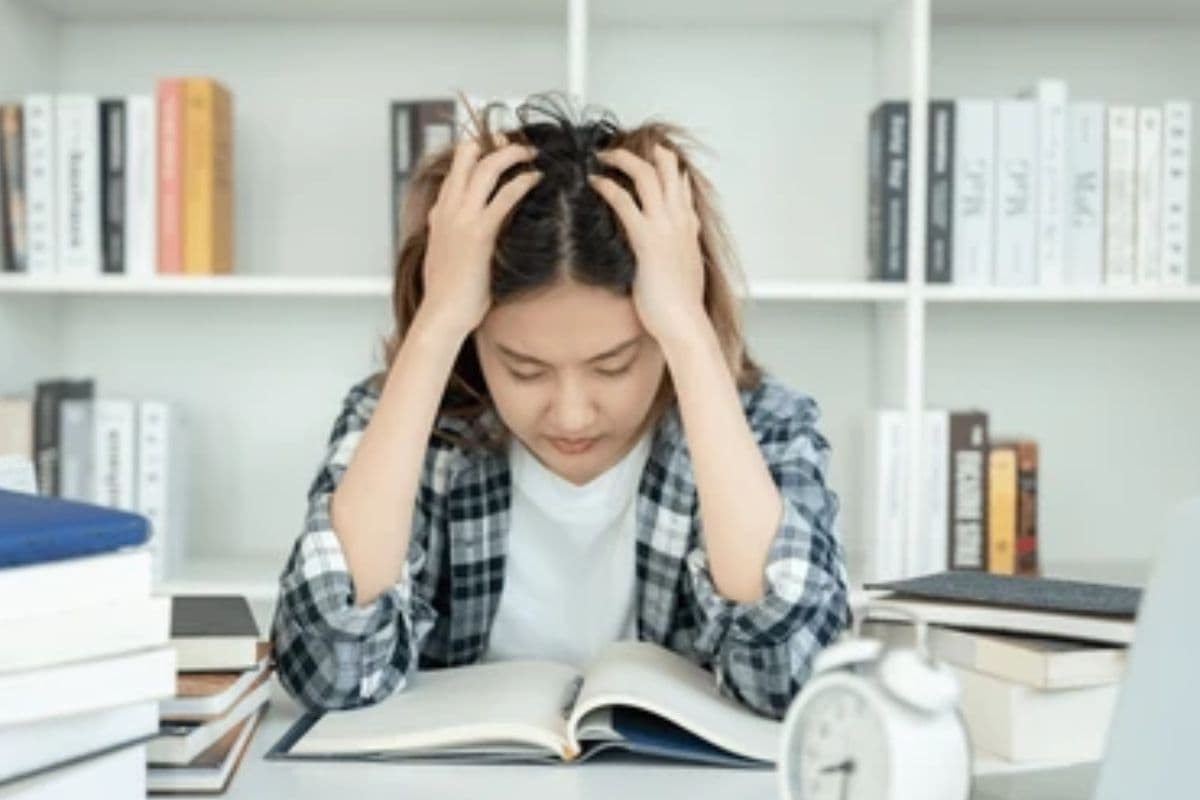 Astro Tips: इस छोटे से मंत्र के जाप से पढ़ाई में बनेगा सुपर फोकस, नहीं सताएगा मानसिक तनाव