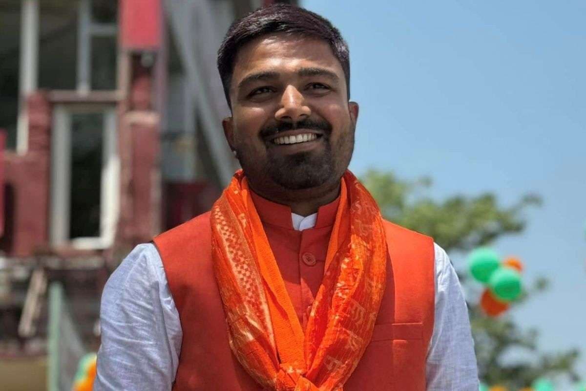 Bihar Election 2025: मनीष कश्यप इस सीट से 18 अक्टूबर को करेंगे नामांकन, प्रशांत किशोर के साथ तस्वीर शेयर कर क्या बोलें?