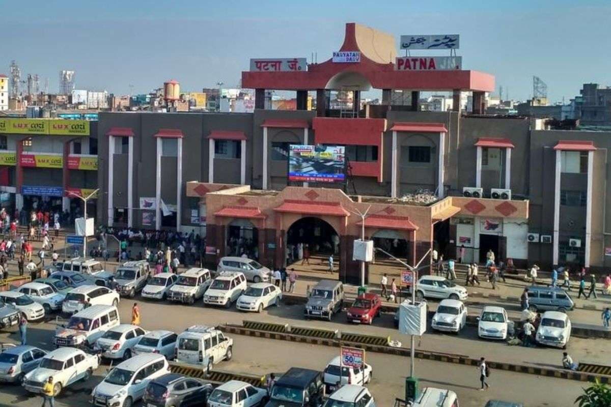 Bihar News: छठ को लेकर पटना में खास तैयारी, रेलवे स्टेशनों पर तीन शिफ्ट में 30 मजिस्ट्रेट और पुलिस किये गए तैनात