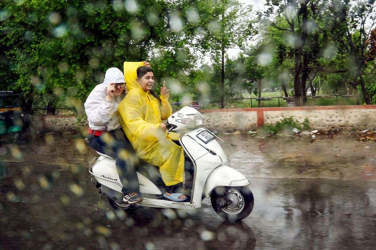 Rain Alert: अगले 72 घंटे मौसम का रौद्र रूप, तूफान की आशंका, इन राज्यों में भयंकर बारिश की चेतावनी