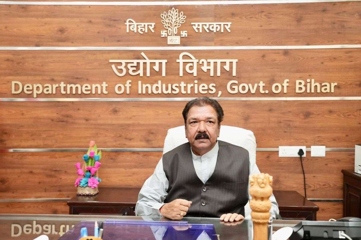 विभाग संभालते ही एक्शन में नए उद्योग मंत्री, दिलीप जायसवाल बोले- युवाओं को रोजगार देना मेरी पहली प्राथमिकता