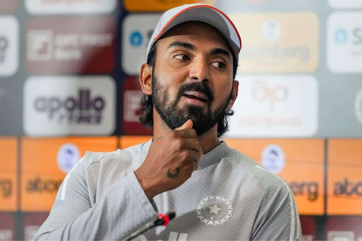 क्या रांची वनडे मैच देखने स्टेडियम जाएंगे एमएस धोनी, जानें कप्तान केएल राहुल ने क्या कहा