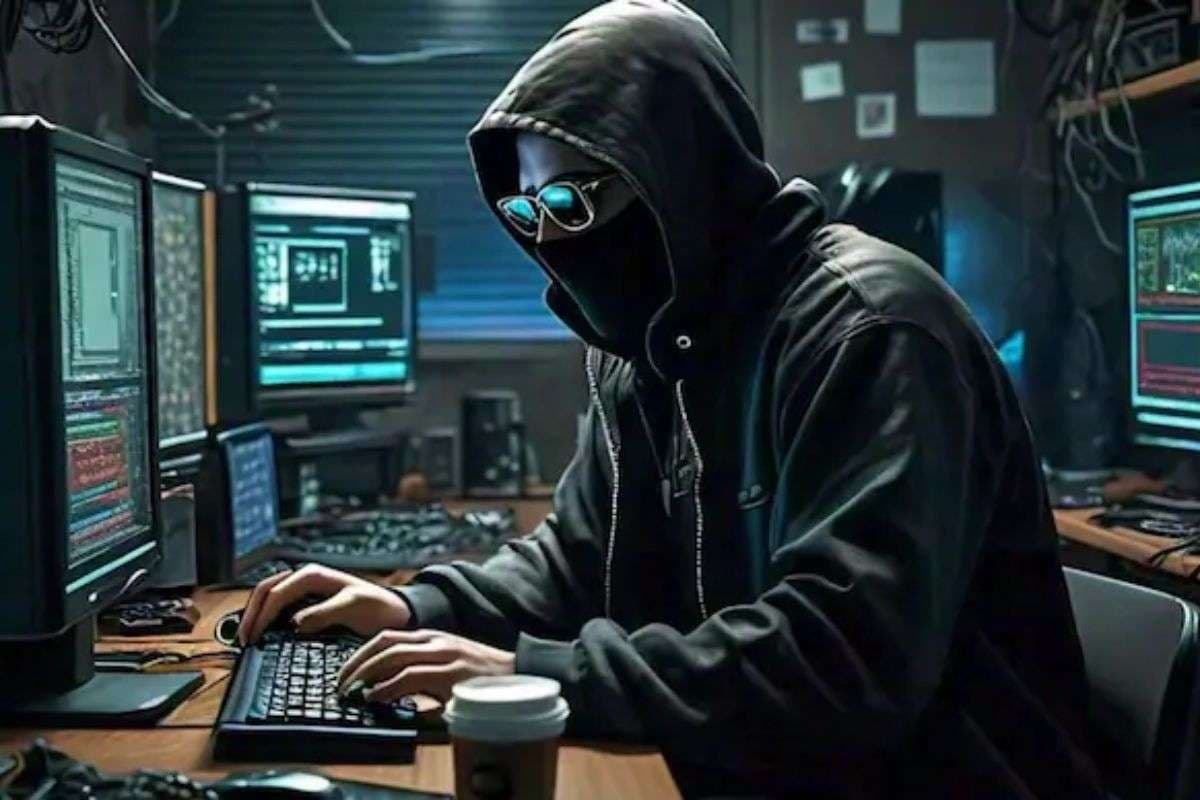 Cyber Crime: सावधान! हैप्पी न्यू ईयर का मैसेज आने पर हो जाएं अलर्ट, लिंक पर क्लिक करते ही खाते से गायब हो जायेंगे पैसे