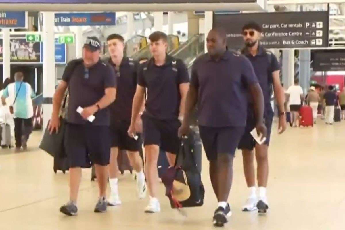 Ashes 2025 में इंग्लैंड की हार के बाद कैमरापर्सन पर भड़का टीम का सुरक्षाकर्मी, दादागिरी का VIDEO वायरल