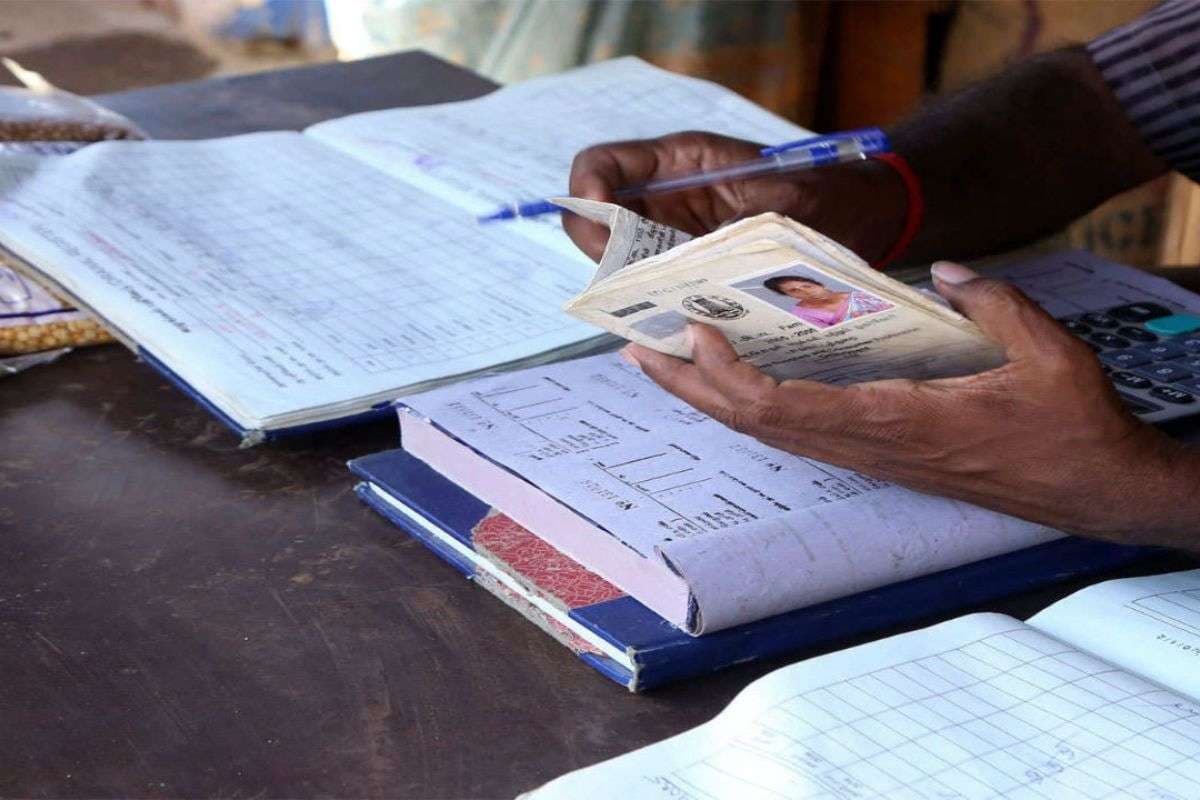 Ration Card: लाखों राशन कार्डधारियों का ई-केवाईसी बाकी, 30 दिसंबर से पहले करा लें, नहीं तो होगी भारी परेशानी