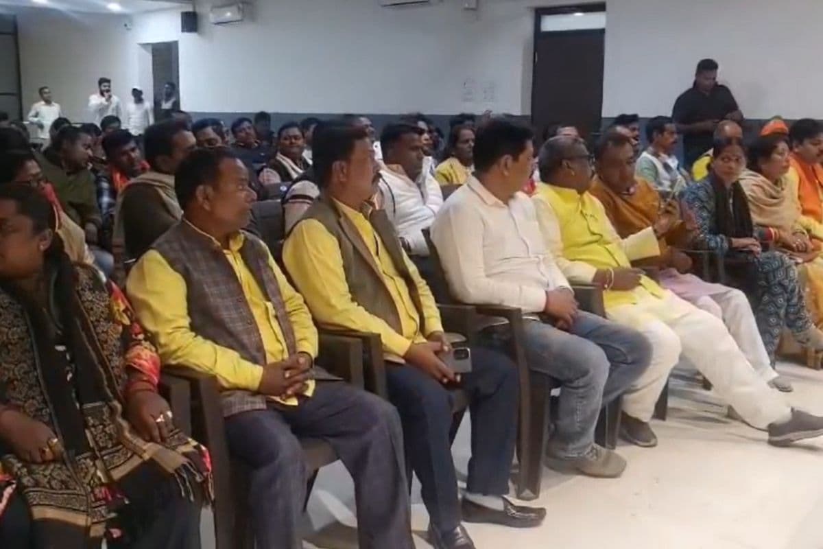 Dhanbad Mayor Election: BJP के पूर्व विधायक, मेयर सहित आधा दर्जन लोगों ने ठोका चुनाव के लिए दावा