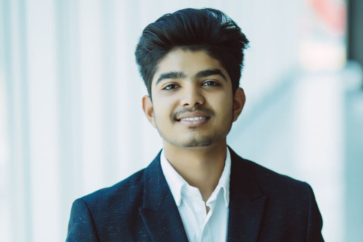 12वीं के बाद क्या पढ़ें, Digital Marketing या BBA? जॉब के मौके किसमें ज्यादा