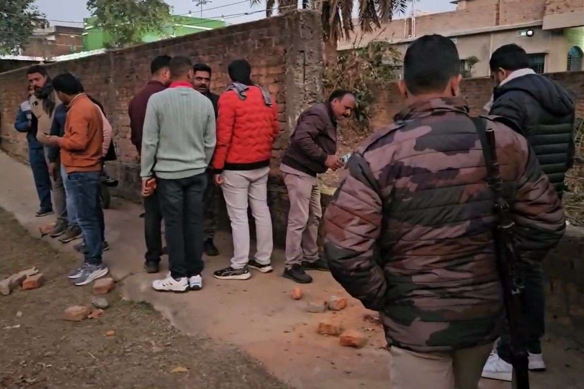 Hazaribagh Blast: हजारीबाग ब्लास्ट में 3 की मौत, इलाके में अफरा-तफरी, देखें वीडियो