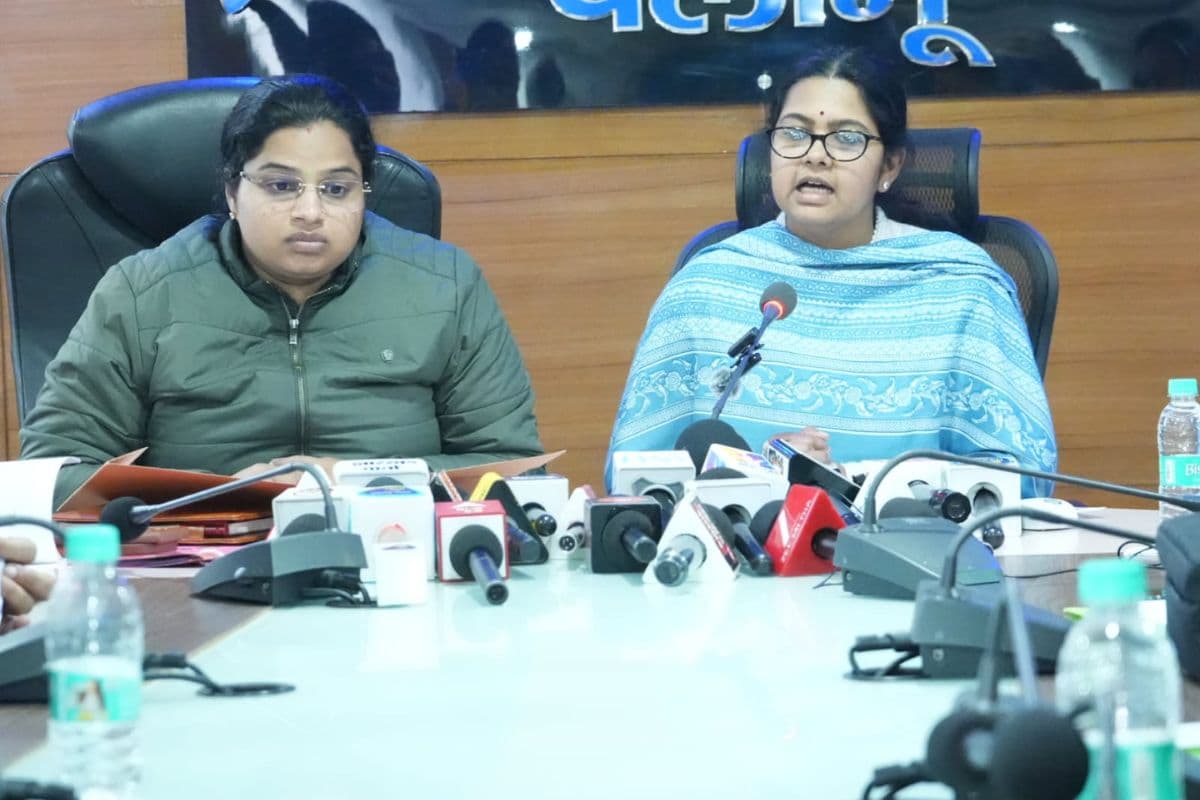 Palamu: 5 निकाय में 246 बूथों पर होगी वोटिंग, 231970 वोटर, 40 बूथ हाई सेंसिटिव