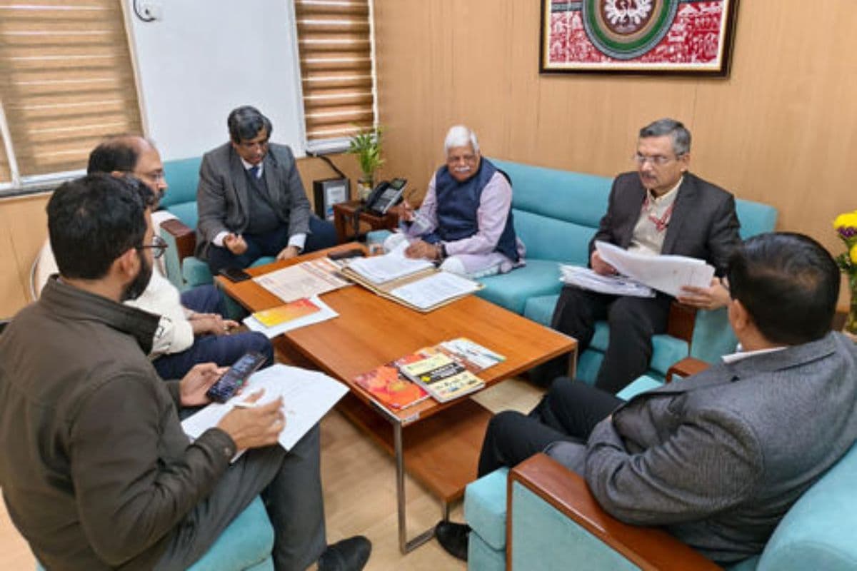 Palamu: गढ़वा-पलामू की सभी सड़कें होंगी चकाचक, सांसद वीडी राम ने दिल्ली में सचिव से की मुलाकात