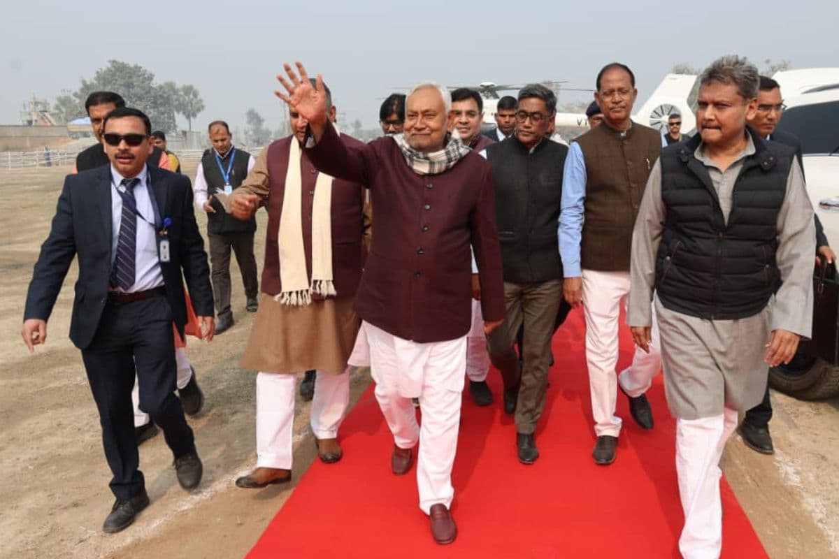 CM Nitish Kumar: मुख्यमंत्री नीतीश कुमार ने गोपालगंज को दी करोड़ों की सौगात, देखिए खास तस्वीरें