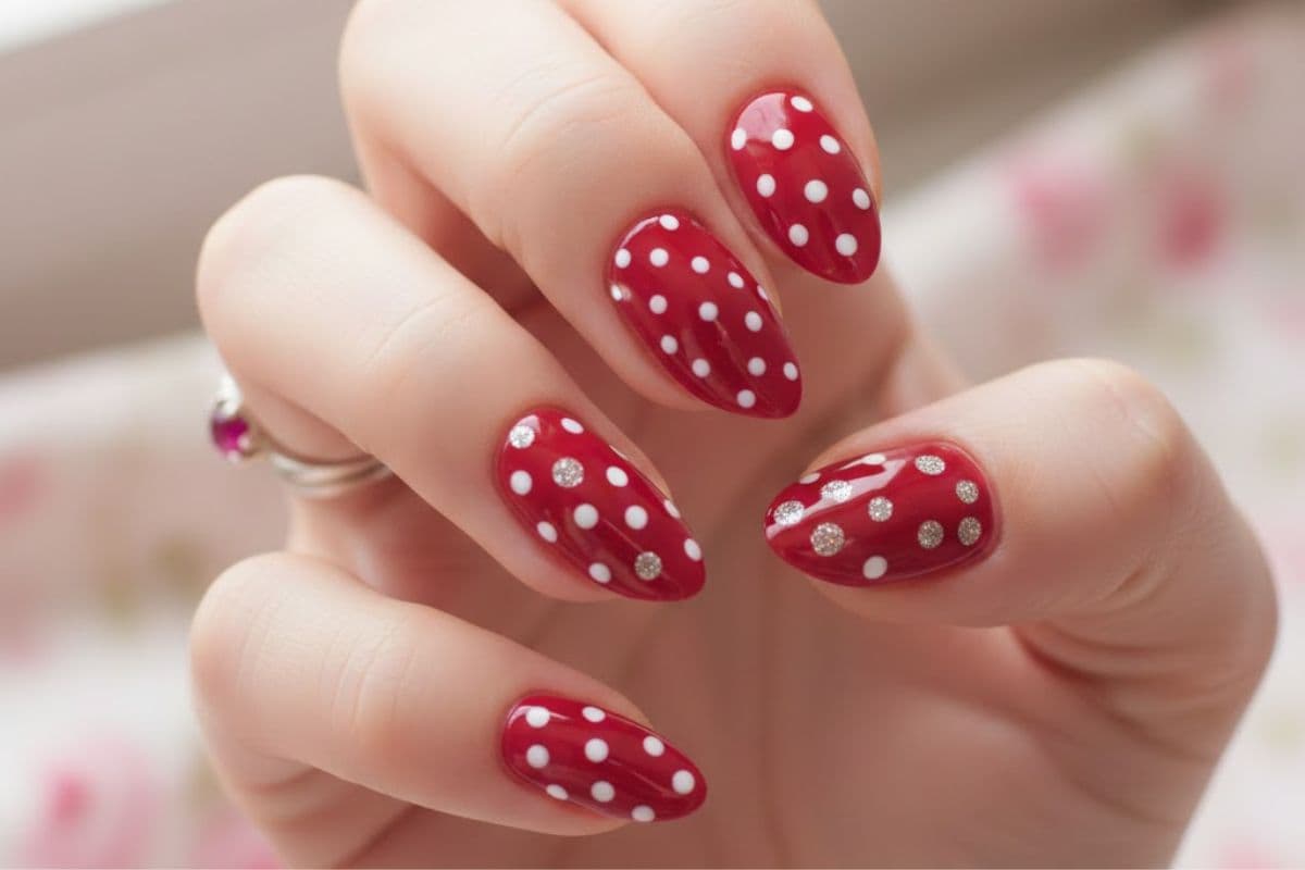 dot nail art