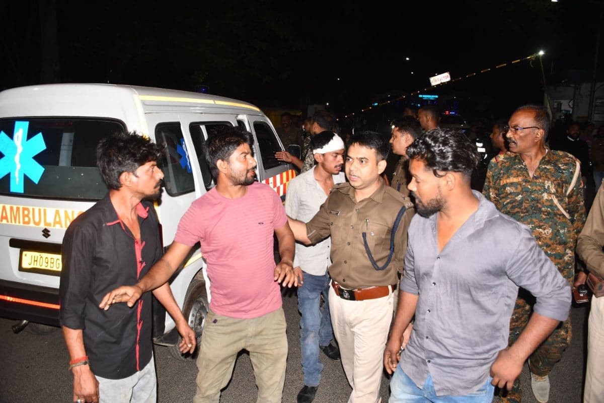 Bokaro: रेलवे स्टेशन परिसर के ऑटो स्टैंड में गोली मारकर युवक की हत्या, CCTV फुटेज खंगाल रही पुलिस