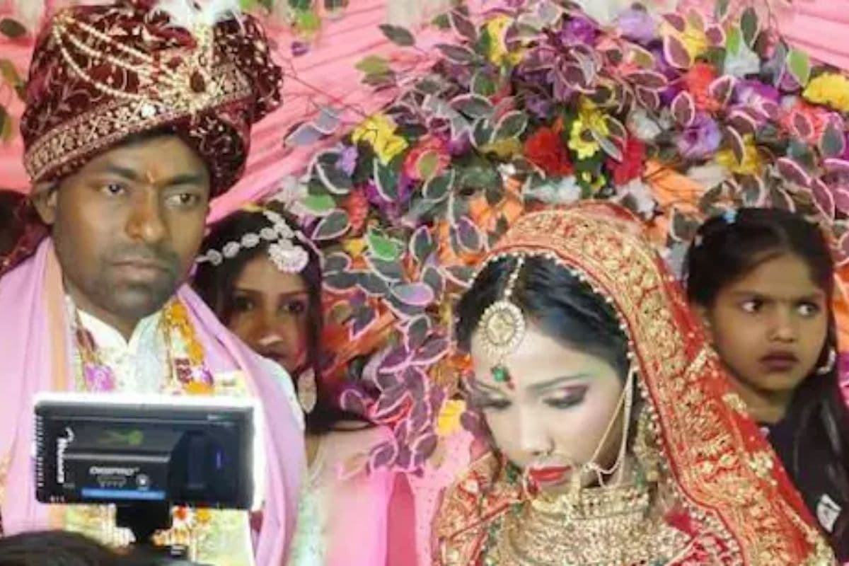 15 साल बाद सलवार-सूट में देखा और हो गया प्यार, जानिए जयमाला स्टेज पर दुल्हन को आशिक ने क्यों मारी गोली