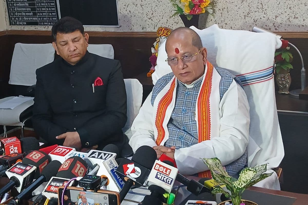 Bihar Bhumi: बिहार के CO का होगा प्रमोशन, DCLR को मिलेंगे 50-50 हजार रुपए, विजय सिन्हा का ऐलान