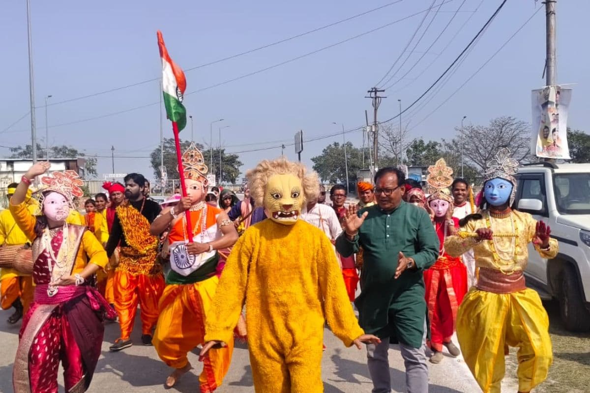 गोरखपुर में सरायकेला छऊ की गूंज, गुरु तपन कुमार पटनायक को ‘पुरवाई लोक कला सम्मान’