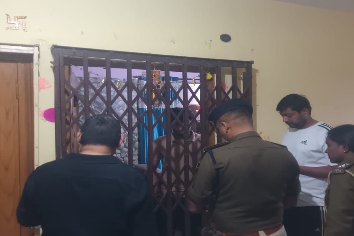 धनबाद में फिजियोथेरेपिस्ट की पत्नी ने छत से कूदकर दी जान, अपार्टमेंट में अफरा-तफरी