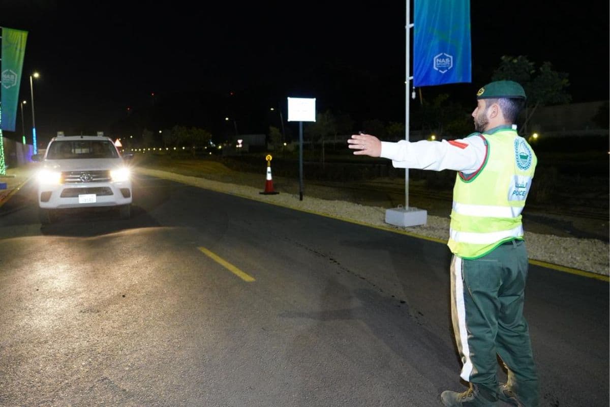 दिन में भीख, रात में ‘हैवी ड्राइवर’, 3 लग्जरी कारों वाला भिखारी; दुबई पुलिस ने दबोचा