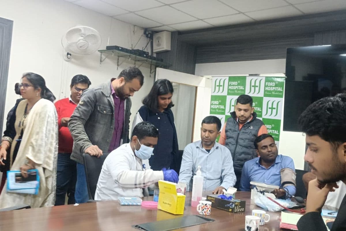 फोर्ड हॉस्पिटल की ओर से निशुल्क स्वास्थ्य जांच शिविर का आयोजन, 150 लोगों की हुई जांच