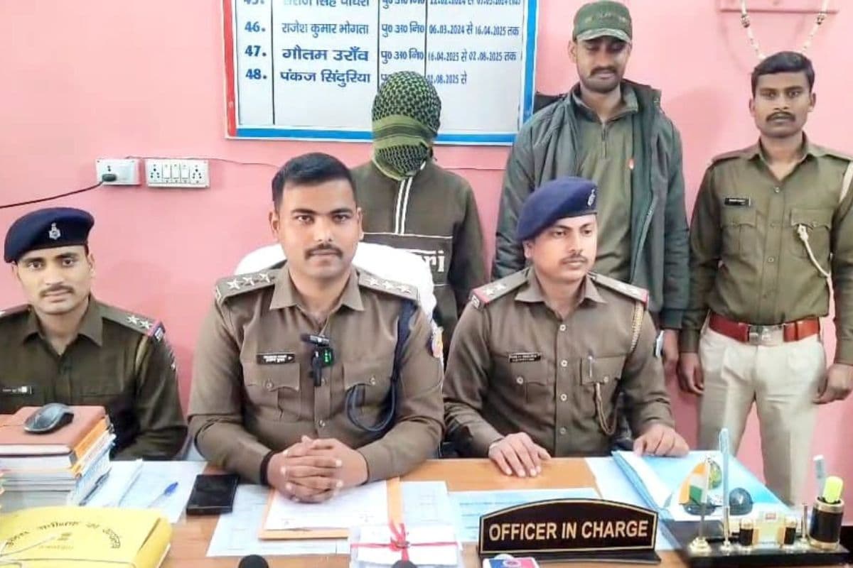 बरकट्ठा में 7.75 ग्राम ब्राउन शुगर के साथ युवक गिरफ्तार, पुलिस ने दौड़ाकर दबोचा