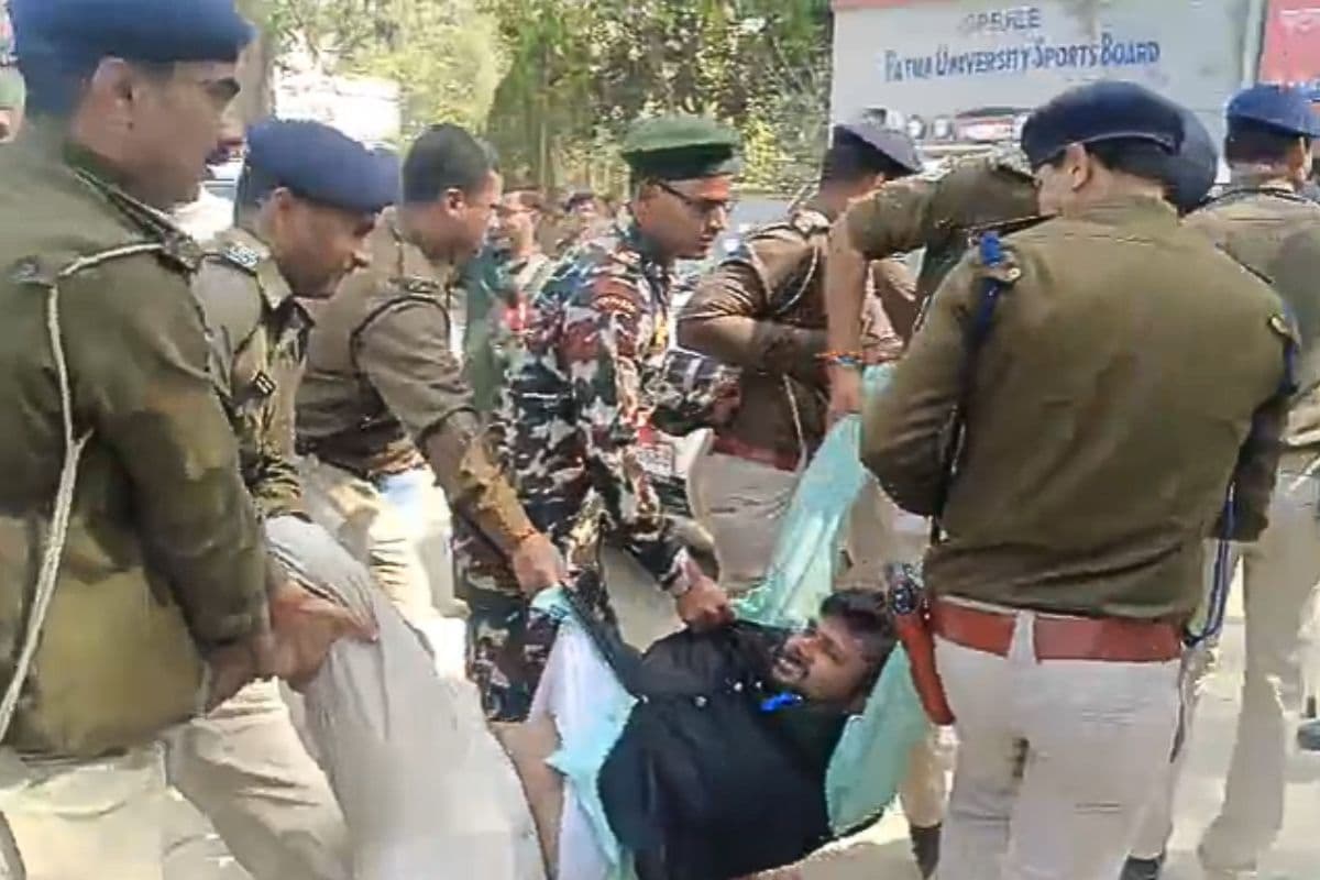 तेज प्रताप के प्रत्याशी को टांगकर ले गई पुलिस, वोटिंग के बीच हंगामा