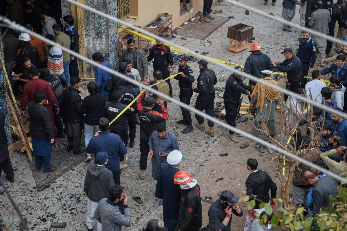 गेट पर रोका तो खुद को उड़ा लिया, इस्लामाबाद आत्मघाती हमले में 31 मौत, विस्फोट के पीछे किसका हाथ?