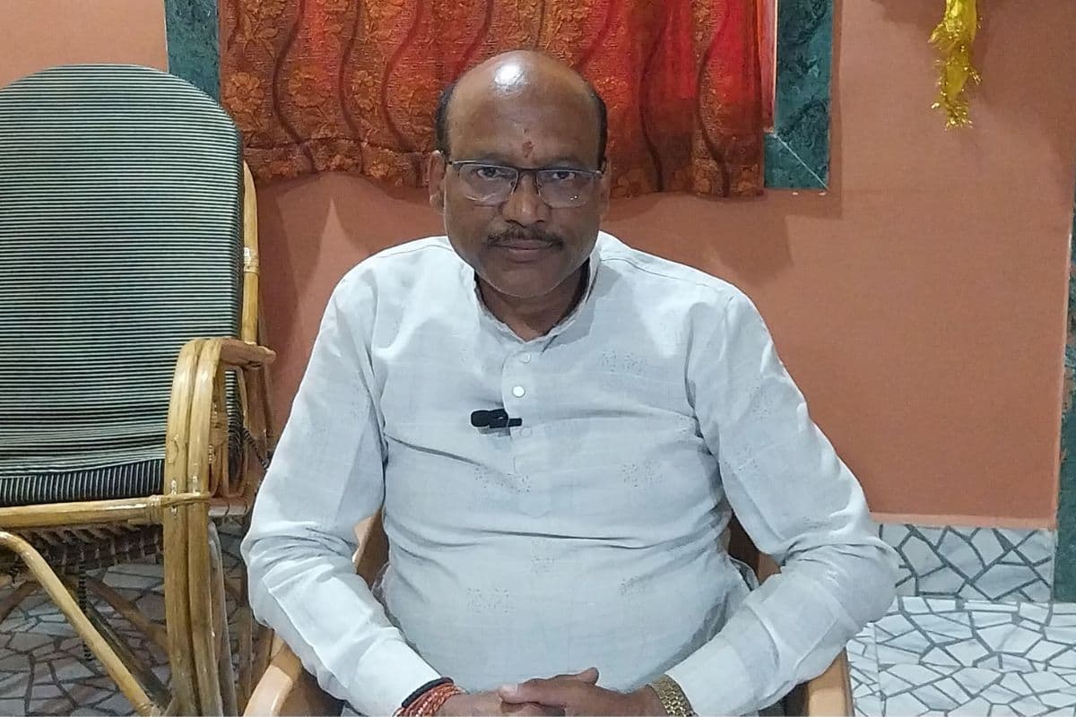 Saraikela: नगर पंचायत चुनाव में प्रत्याशियों के बीच जुबानी जंग, सोशल मीडिया पर बवाल