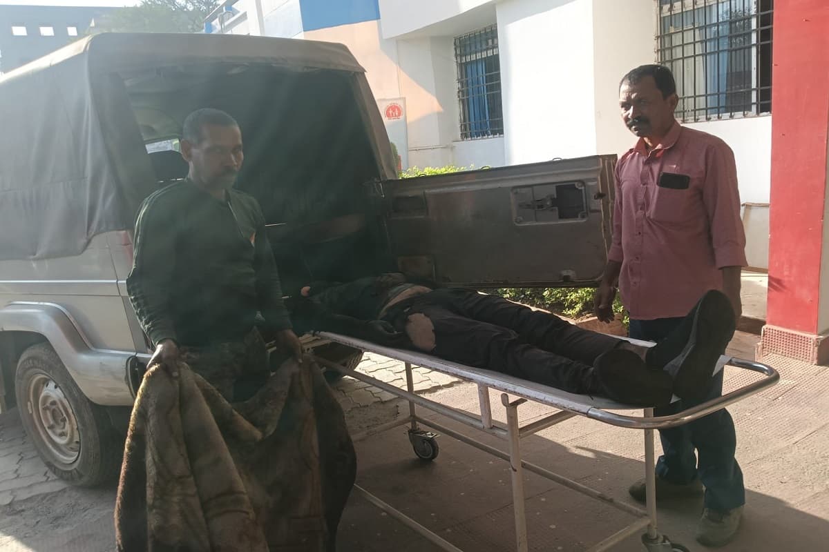 चतरा में कोयला लदे हाईवा पलटने से ड्राइवर की मौत, कई गाड़ियों की हो गई टक्कर