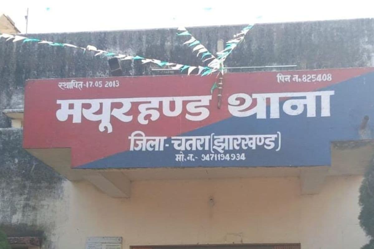 Chatra: लेढिया नदी में मिला अज्ञात व्यक्ति का शव, नहीं हो पा रही पहचान