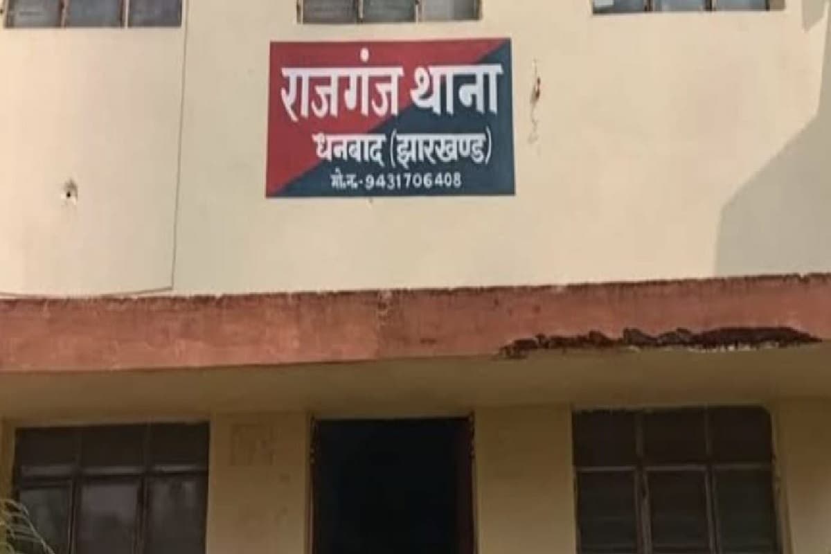 थाने से गायब हो गई मटन प्रसाद की बाइक, दूसरी गाड़ी लेने का दबाव बना रही पुलिस