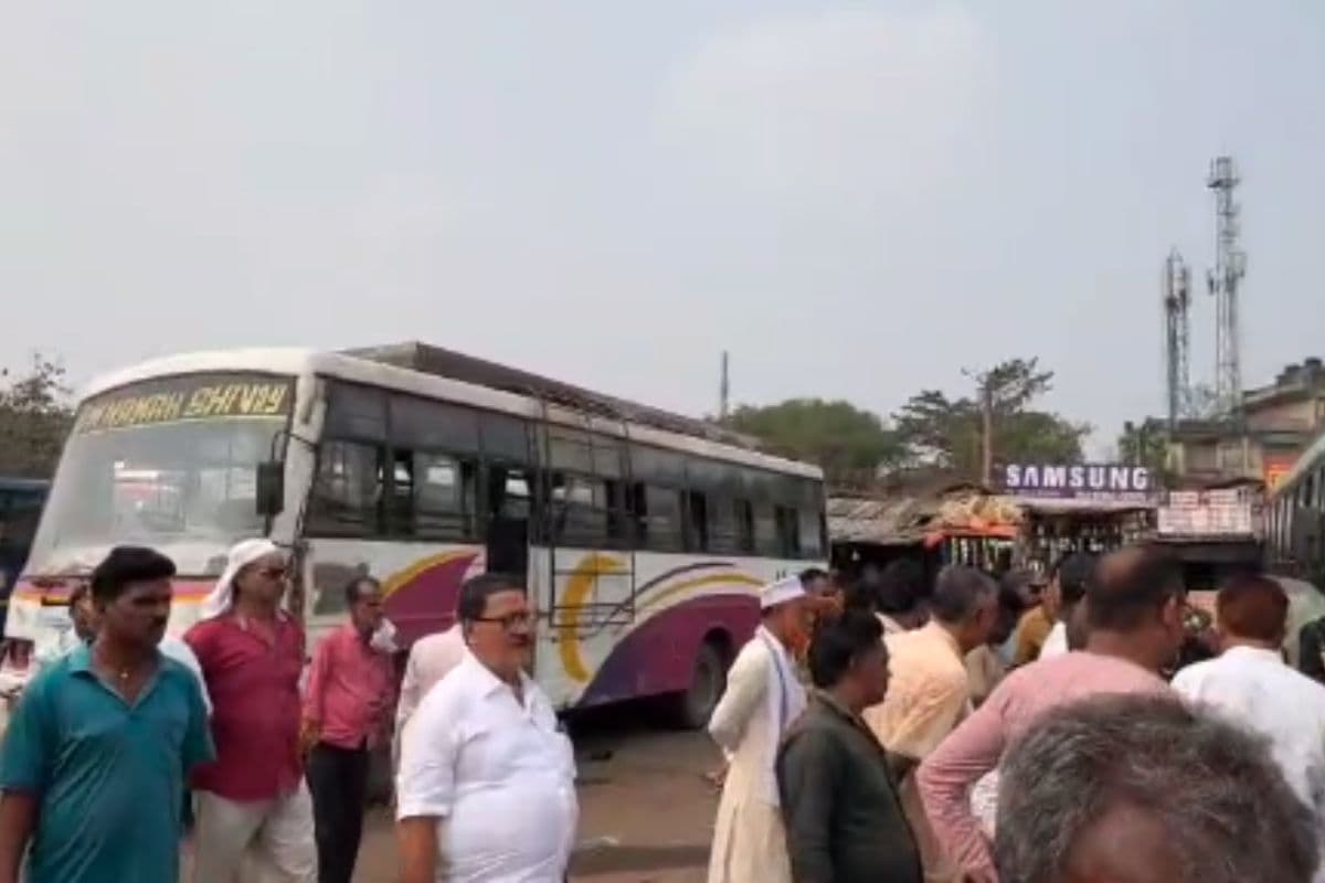 दुमका में कल से थम जायेंगे बसों के पहिये, पुलिस की नाकामी पर फूटा मजदूर संघ का गुस्सा