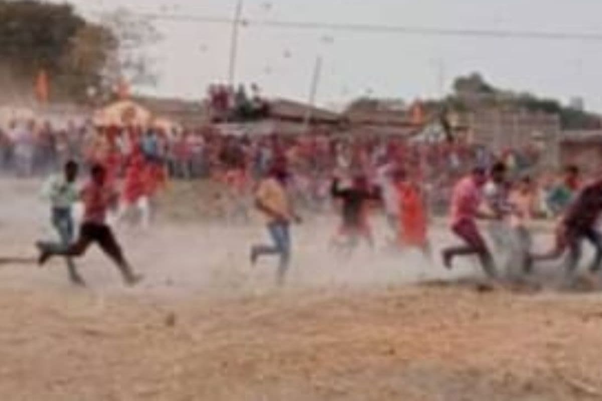 बरही में हुई ढेलामार होली, भक्तों को मिलता है दैविक शक्ति का वरदान