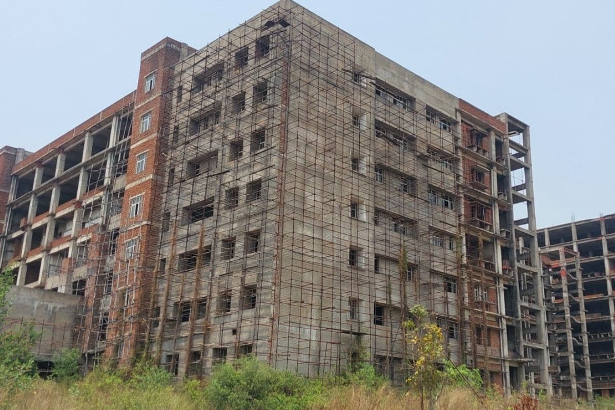 Kharsawan: अधूरे पड़े 500 बेड अस्पताल का मामला विस में उठा, दशरथ गागराई ने पूछा सवाल