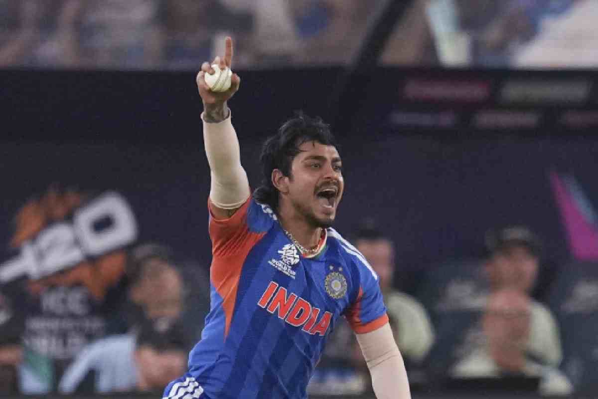 Viral Video : मैदान में गूंजा शोर- ईशान को बॉलिंग दो, फैंस की डिमांड पर क्रिकेटर ने दिया मजेदार रिएक्शन