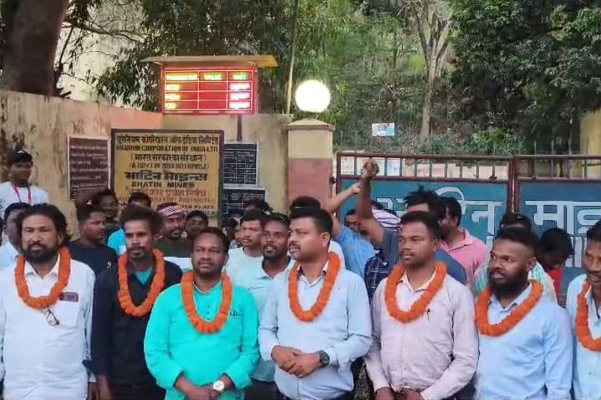 East Singhbhum: आखिरकार खत्म हुआ भाटिन माइंस में मजदूरों का हड़ताल, कई बातों पर सहमति