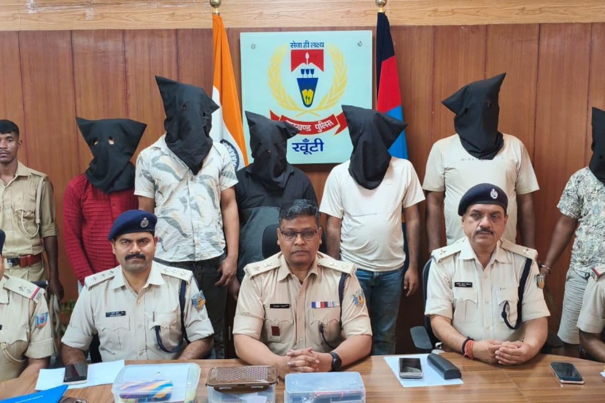 खूंटी पुलिस का बड़ा एक्शन: PLFI के 6 उग्रवादी गिरफ्तार, जेल से चल रहा था रंगदारी का खेल