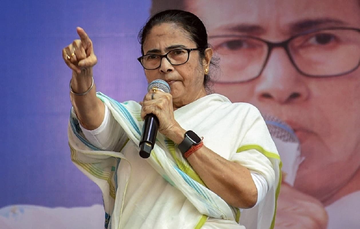 शुभेंदु अधिकारी के चैलेंज पर बोली ममता बनर्जी, भवानीपुर से मुझे हराना संभव नहीं