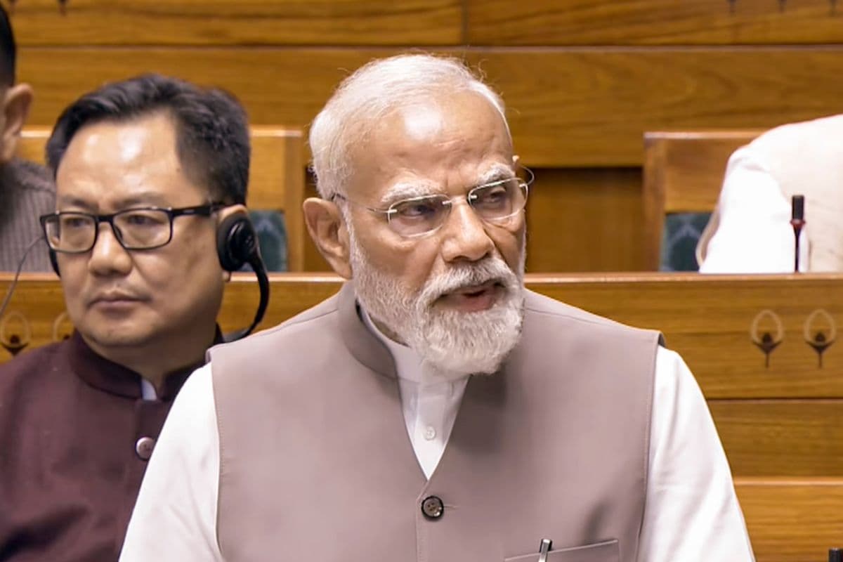 पीएम मोदी ने लोकसभा में कहा- जहाजों पर हमला गलत, होर्मुज नाकेबंदी अस्वीकार्य, जानिए भाषण की 10 बड़ी बातें