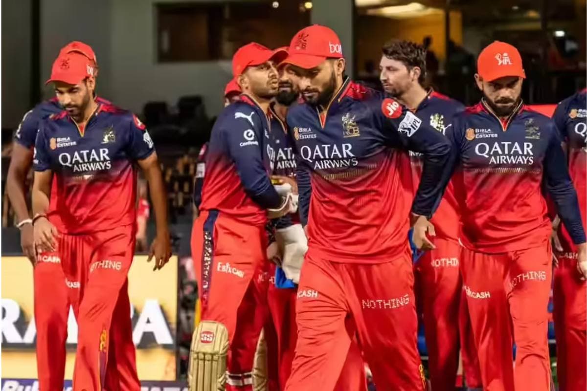 IPL 2026: SRH के खिलाफ मैच में काली पट्टी बांधकर खेलेगी RCB, जानें क्या है वजह