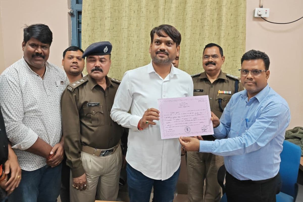 धनबाद मेयर चुनाव में संजीव सिंह का बजा डंका, 31902 वोट से जीते