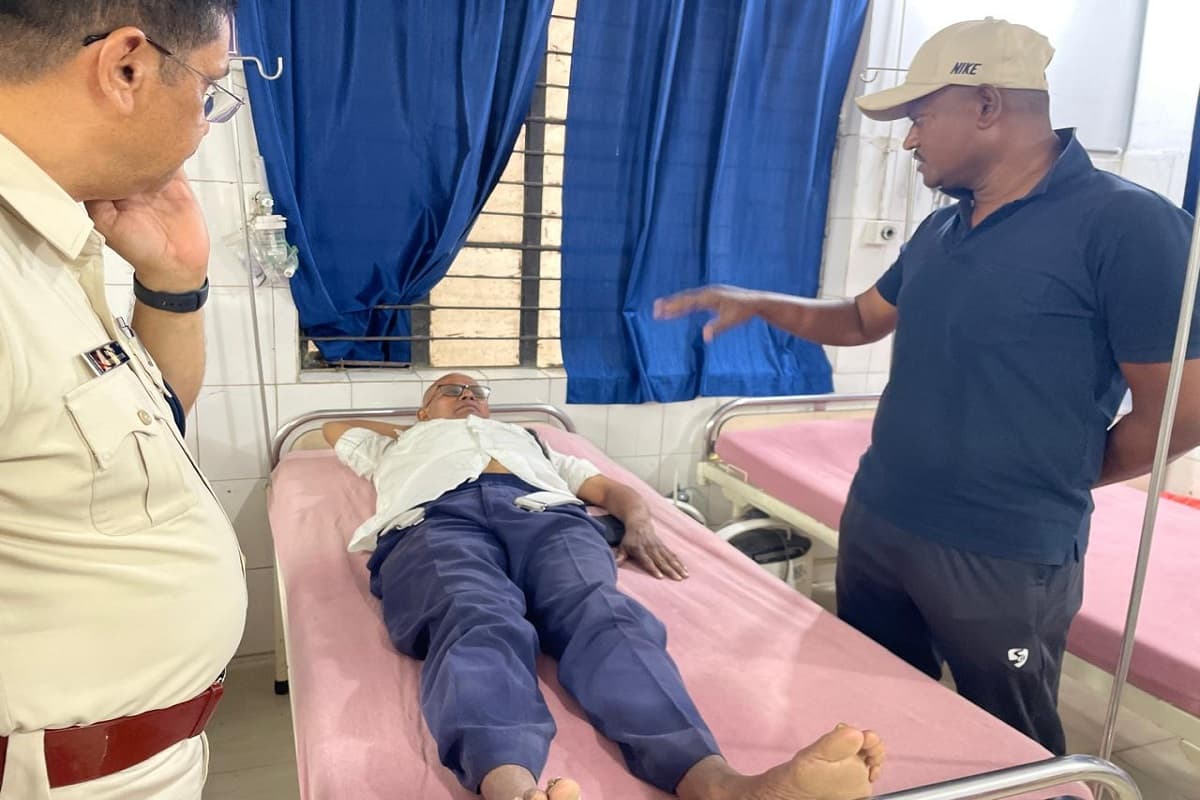 होम गार्ड बहाली में चक्कर खा कर गिरा ट्रैफिक पुलिस जवान, सरायकेला के अस्पताल में इलाज