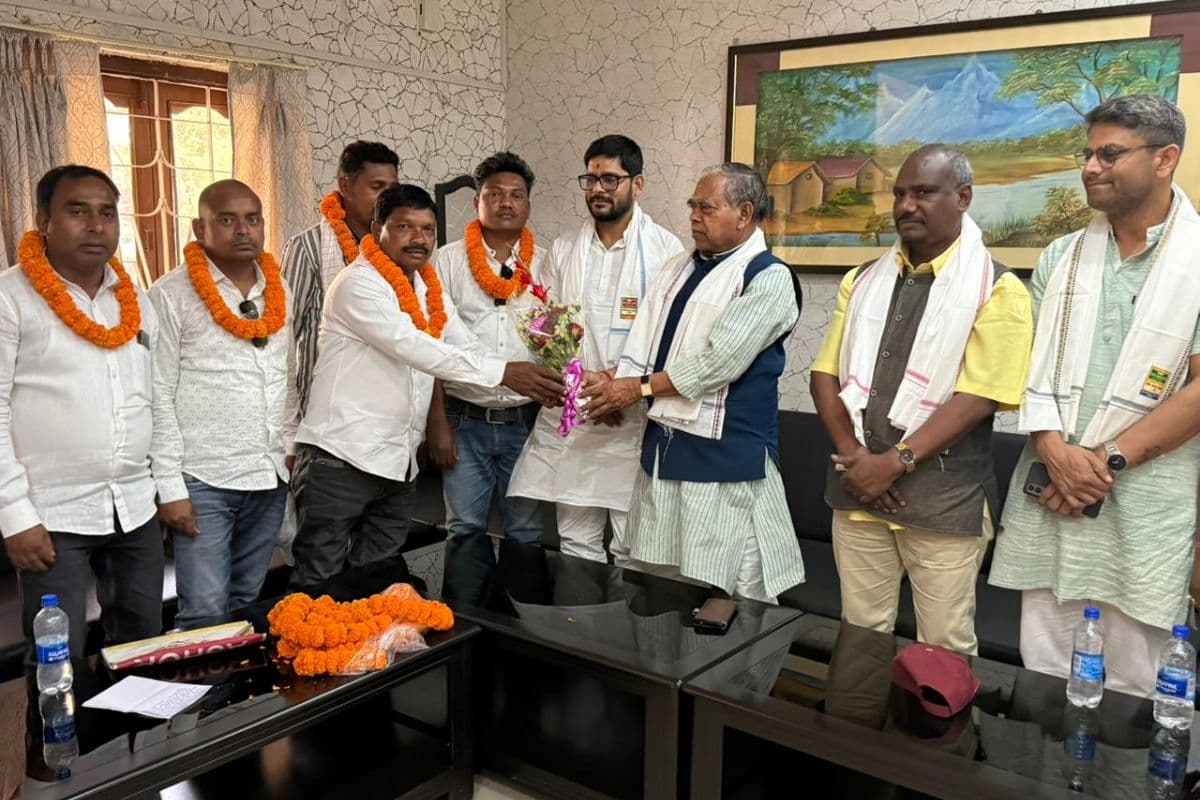 Saraikela: विकास बानरा ने कांग्रेस पार्टी में की घर वापसी