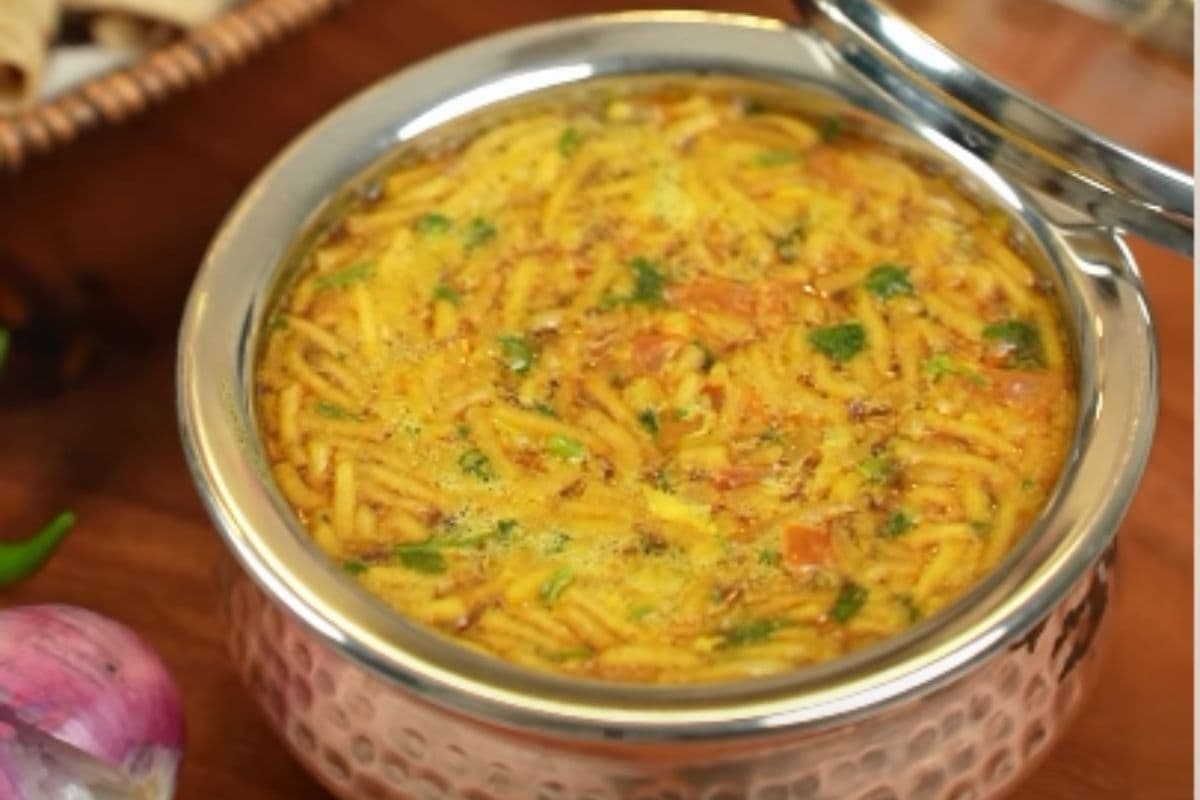 कम समय में बनाएं टेस्टी दूध सेव भाजी, सुवर्णा बागुल स्टाइल में 