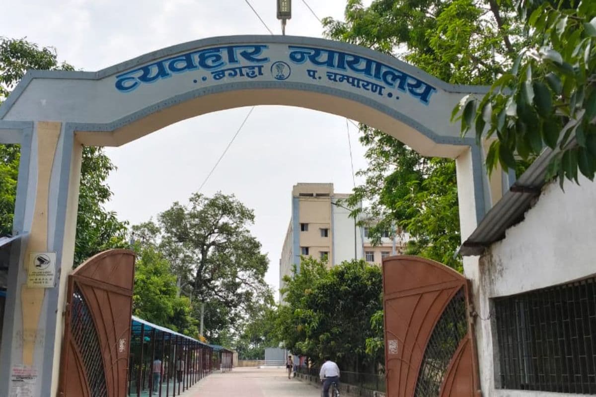 ‘पुलिस पर हमला और पुलिस ही गायब’, बिहार के इस जिले में 32 साल पुराने मामले में 11 पुलिसकर्मियों के खिलाफ वारंट जारी