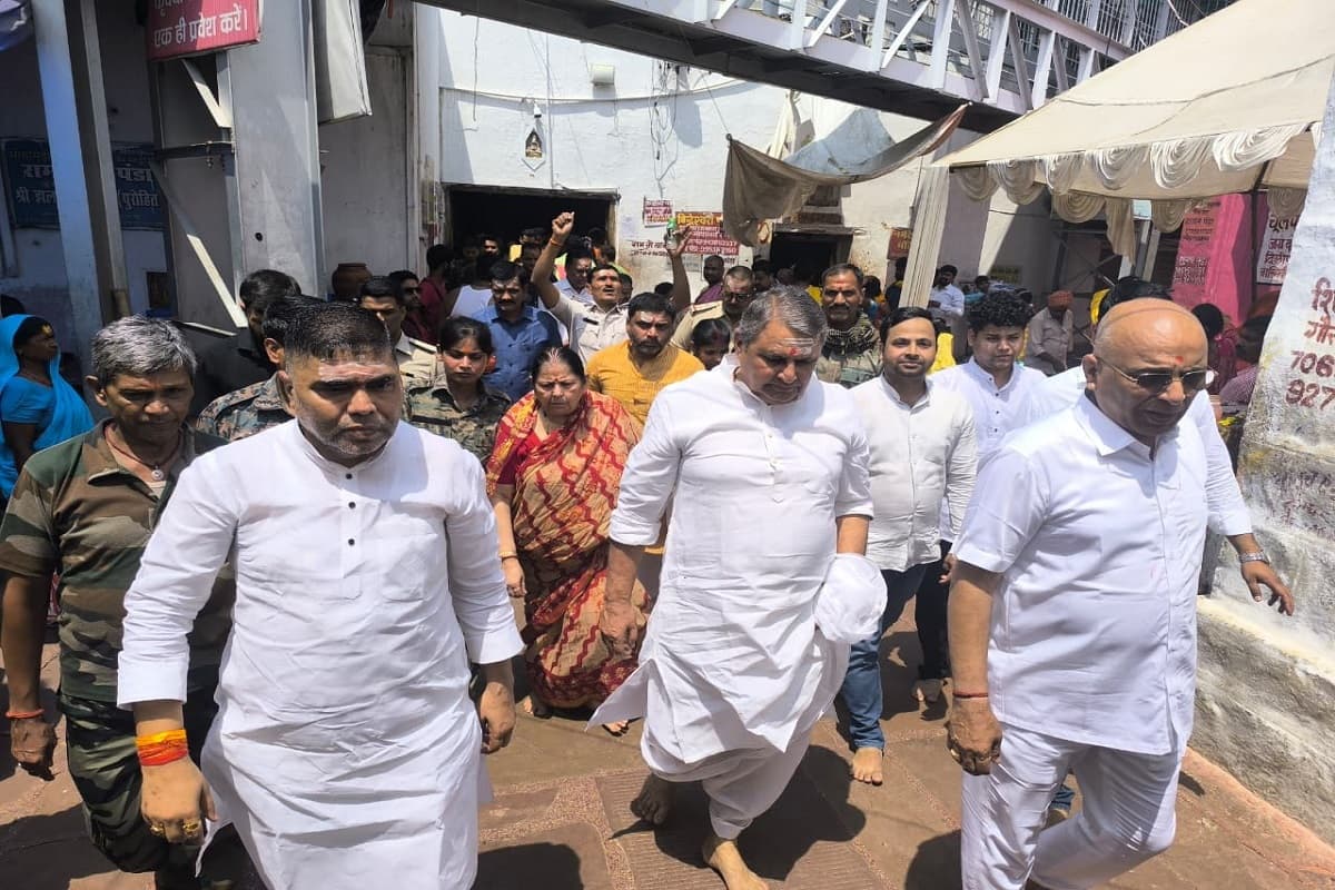 बाबा बैद्यनाथ धाम पहुंचे बिहार के उपमुख्यमंत्री, की पूजा-अर्चना