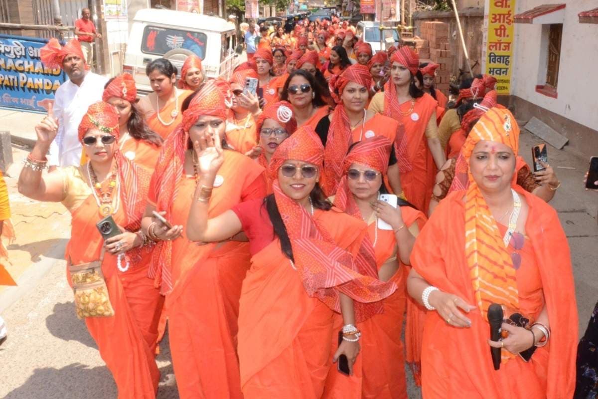 देवघर में प्रभात फेरी के साथ महिला महोत्सव का प्रेरक समापन