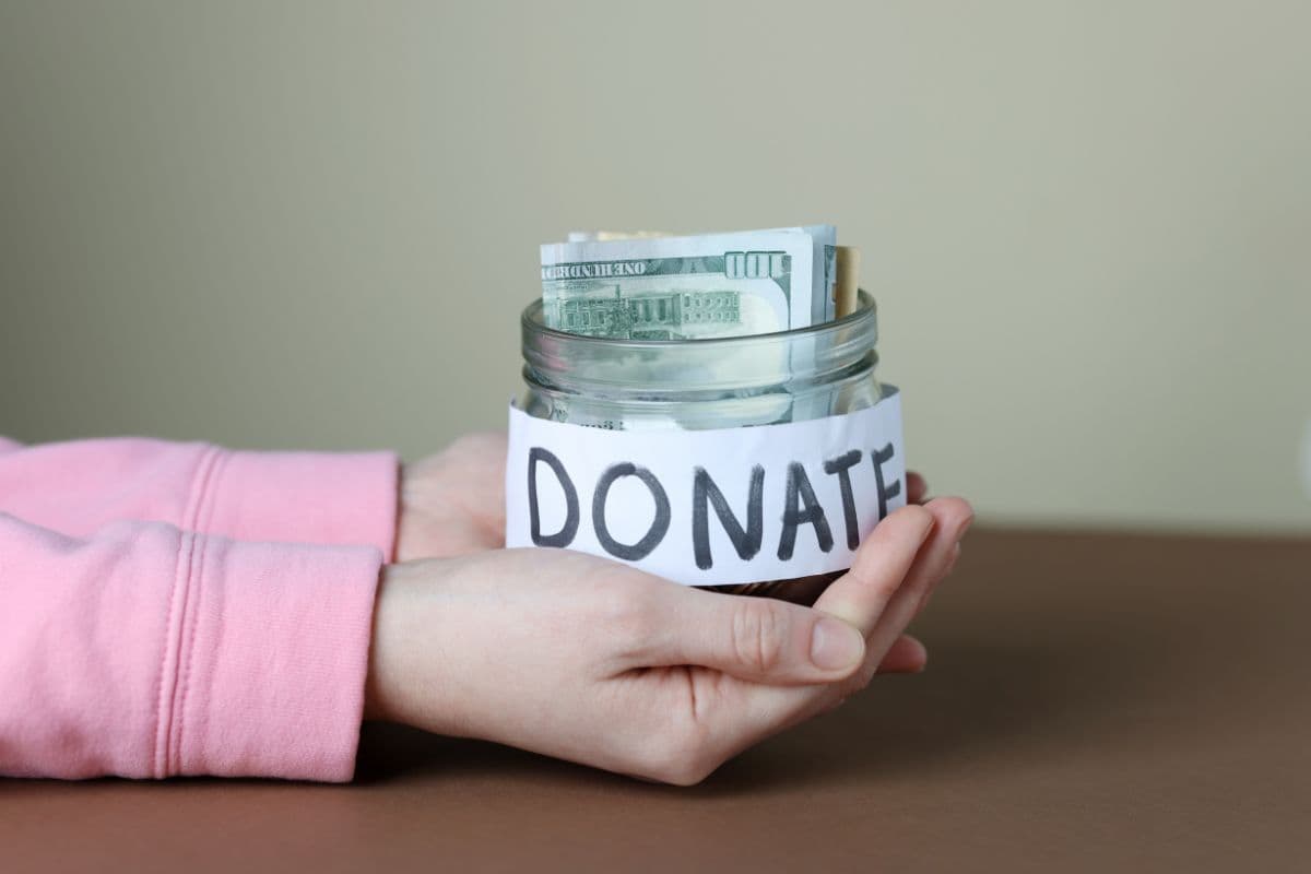 शिखर धवन-बाबा बागेश्वर को मिली विदेशों से चंदा लेने की मंजूरी, गृह मंत्रालय ने दिया FCRA लाइसेंस