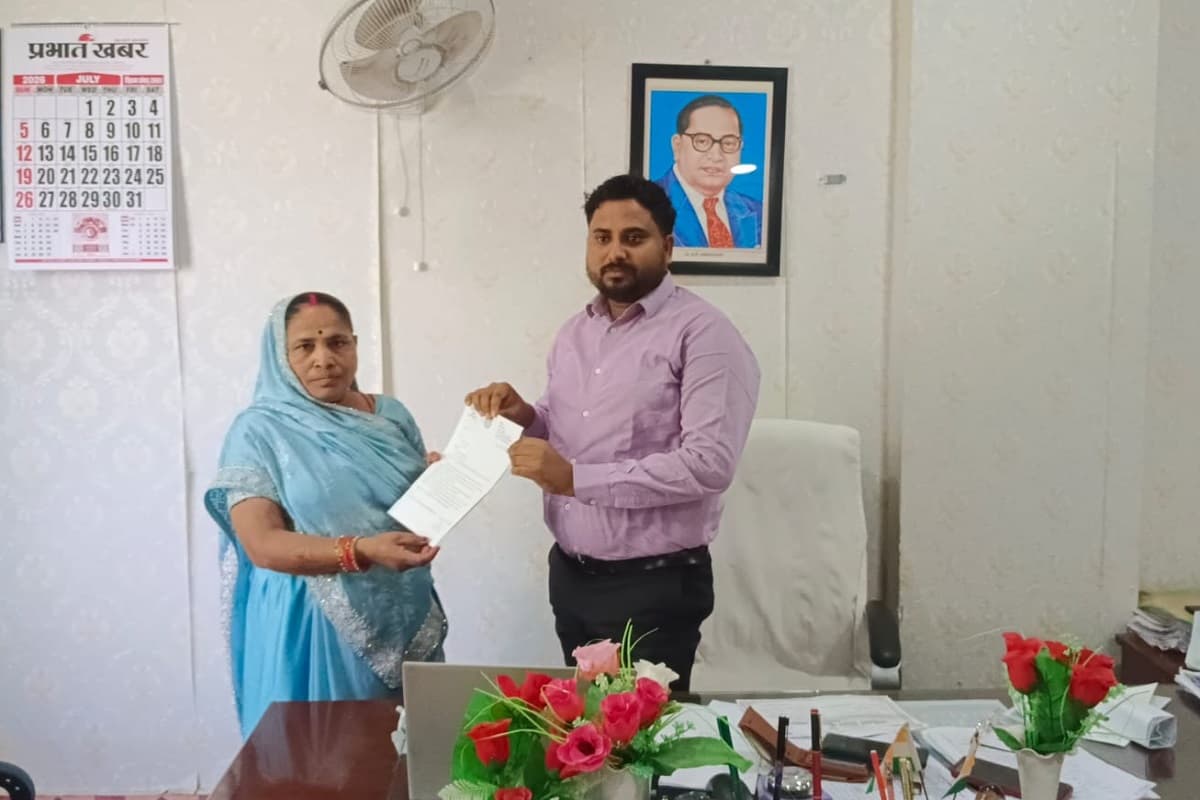 गढ़वा के केतार ब्लॉक में शराब पीकर हंगामा, अब नाप दिए जाएंगे तीन कर्मचारी